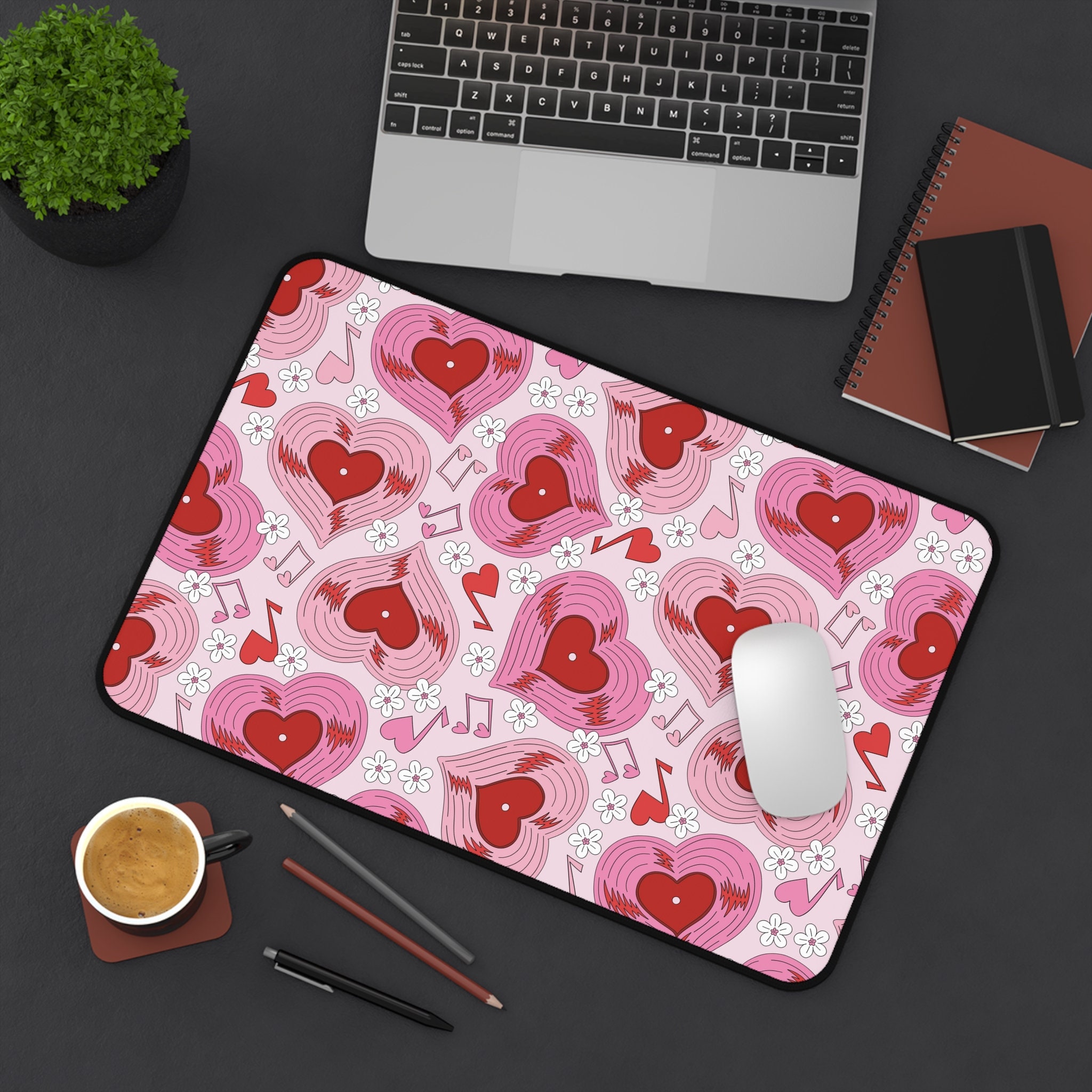 Heart-shaped Vinyl Record Desk - Office Tech Gifts recensie en prijs